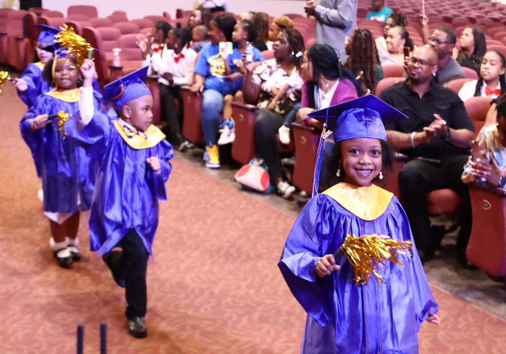 282570364 548128660015889 312206572380044648 N